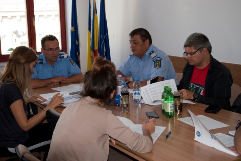 Jandarmii harghiteni asigură paza școlilor din județ
