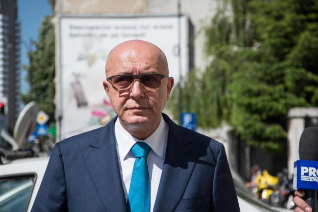 Omul de afaceri Puiu Popoviciu, dat în urmărire internaţională
