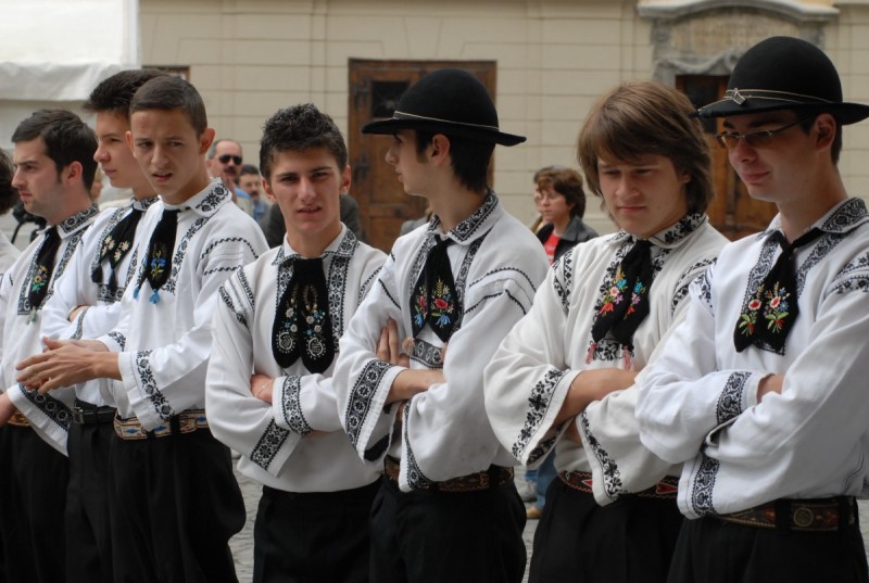 Parcările din centrul Sibiului, închise pentru cea mai mare întâlnire a saşilor din România