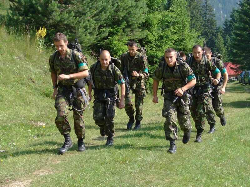 Cheile Râşnoavei găzduiesc Alpiniada Vânătorilor de Munte, ediţia de vară