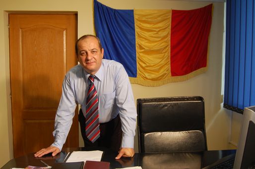 Primarul din Copşa Mică merge pe jos spre Capitală