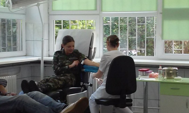 Militarii braşoveni la datorie şi la donat sânge