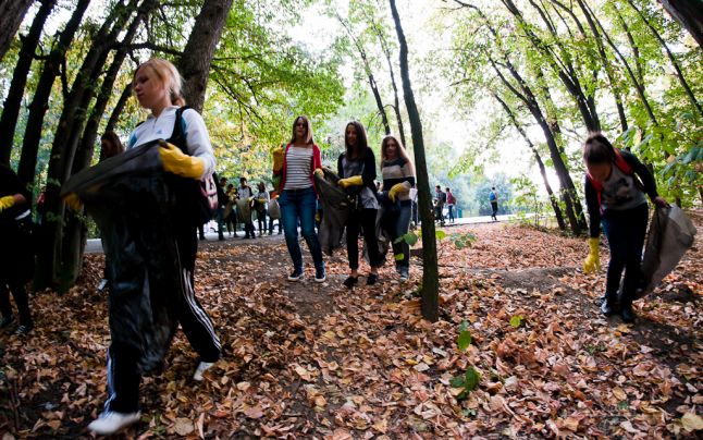 O nouă campanie de ecologizare a ariei protejate Muntele Tâmpa