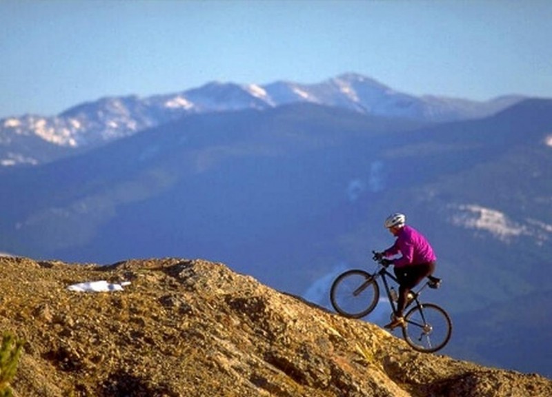 La Cheile Grădiştei se desfăşoară competiţia ciclistă ,,Carpathian MTB EPIC”