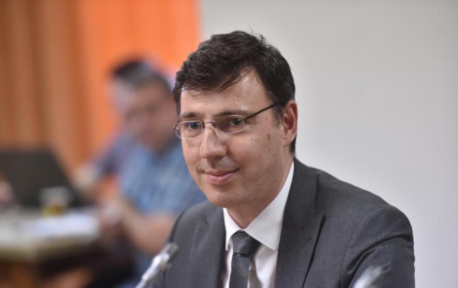 Ministrul finanţelor, Ionuţ Mişa, a anunţat că firmele private vor fi obligate să mărească salariile brute