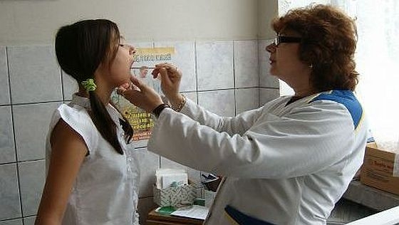 Medicii din cabinetele şcolare solicită Ministerului Sănătăţii să se implice mai mult în coordonarea acestei activităţi