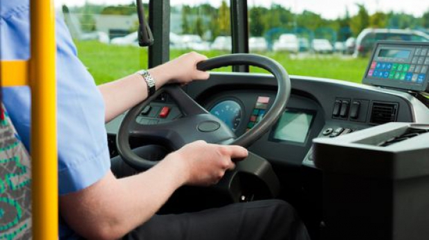 Autobuzele unui transportator din judeţul Brașov pot pune în pericol sănătatea şi viaţa oamenilor, susţine Susanu