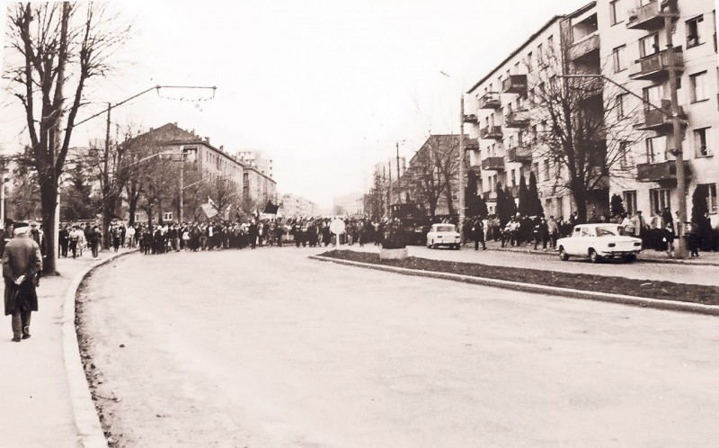 Patru membri ai Asociaţiei ’15 Noiembrie 1987′, cetăţeni de onoare ai municipiului Brașov