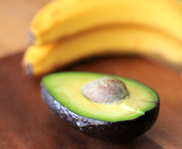 Bananele și avocado protejează împotriva atacului de cord Bananele și avocado protejează împotriva atacului de cord