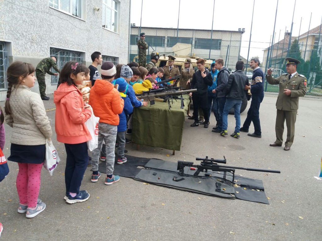 Ziua Armatei României în şcoli, mâine, și la Tg.Mureș