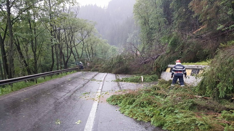 DN 12 C şi DN 13 B vor rămâne închise şi pe timpul nopţii