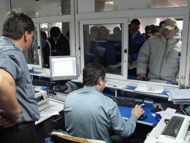 Activitate suspendată astăzi, la serviciile de permise și înmatriculări
