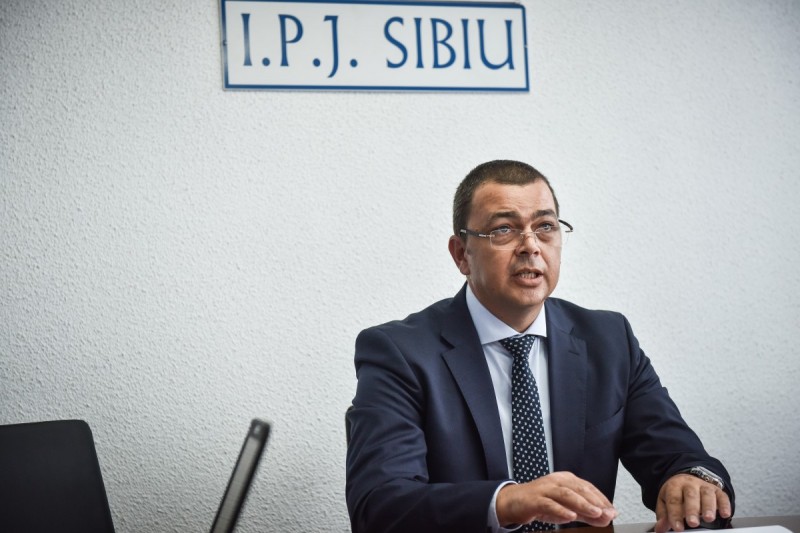 Deficit de sute de poliţişti, jandarmi şi pompieri la Sibiu
