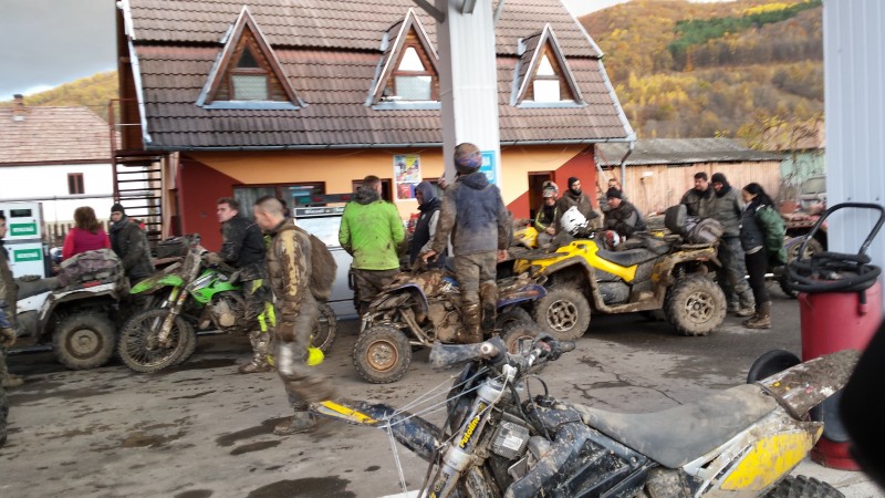 Motoarele leagă prietenii – Quad Cross 2017