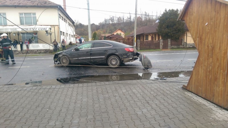 Circulație deviată la Brâncovenești, din cauza unui accident rutier