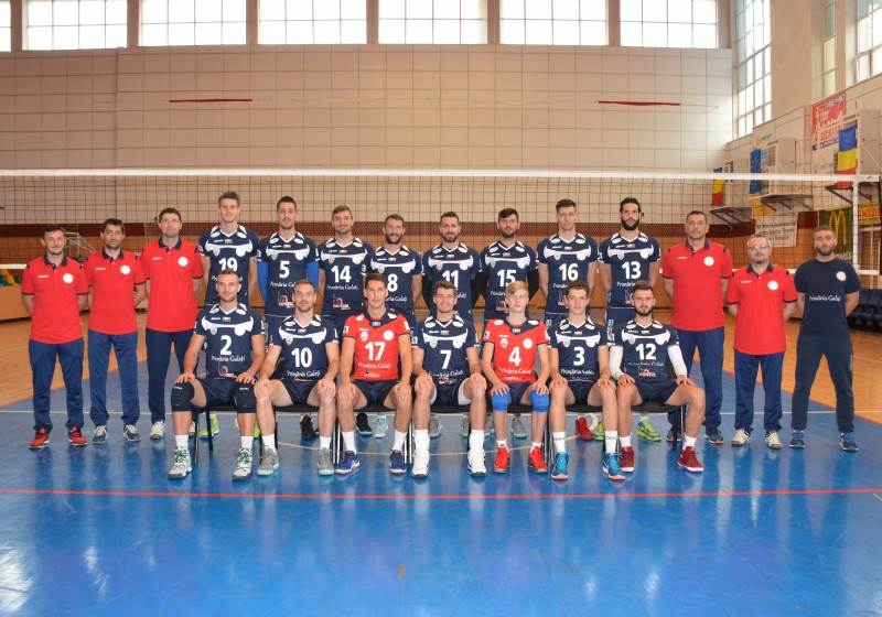 Arcada aşteaptă „câinii roşii”, la volei