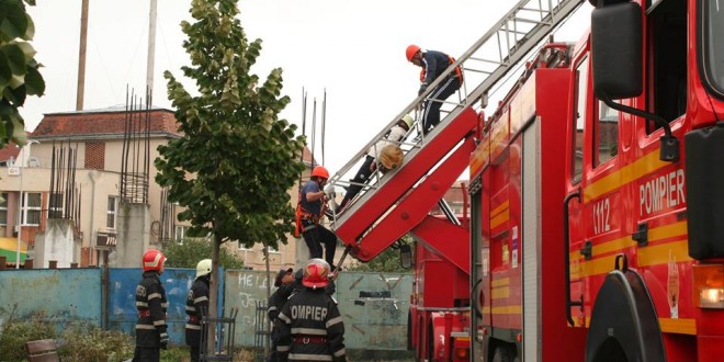 Incendiu la un complex comercial din Miercurea Ciuc