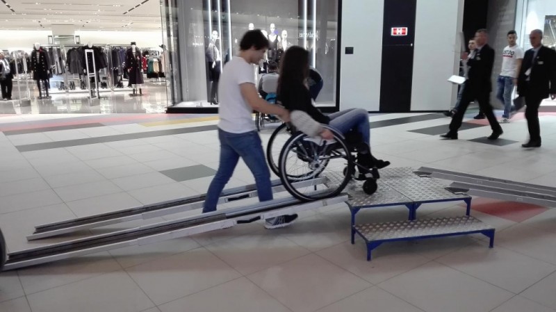 Aproximativ 200 de persoane cu dizabilităţi, la „O viaţă fără bariere”