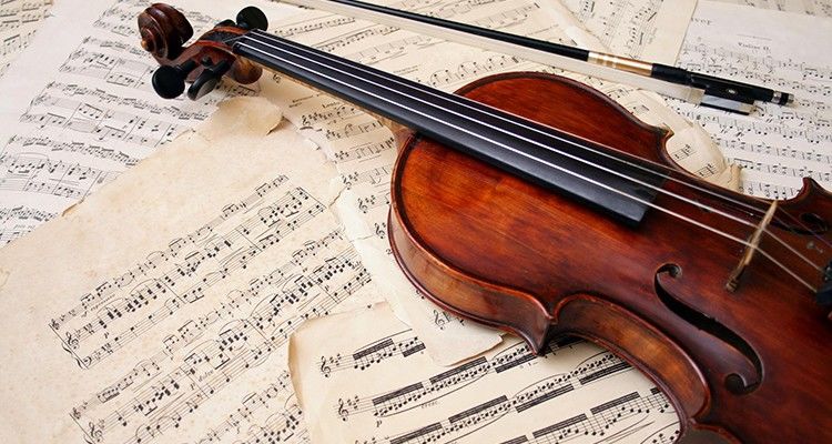 Concert simfonic pentru bunicii de la căminul din Tg. Mureș