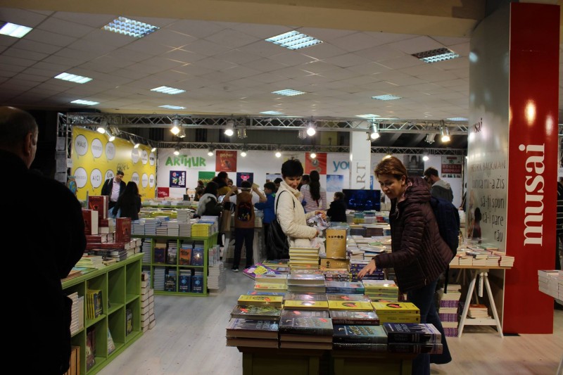 Noi titluri de colecții consacrate, la Tîrgul Gaudeamus