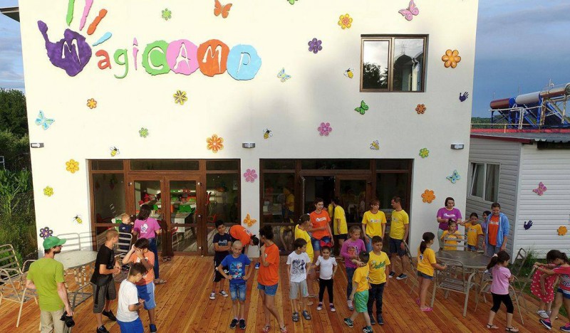 Asociaţia MagiCAMP a lansat o campanie de strângere de fonduri Asociaţia MagiCAMP a lansat o campanie de strângere de fonduri
