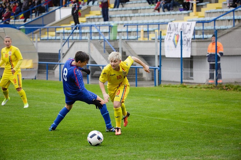 Fotbalistele tricolore, trei puncte cu Moldova