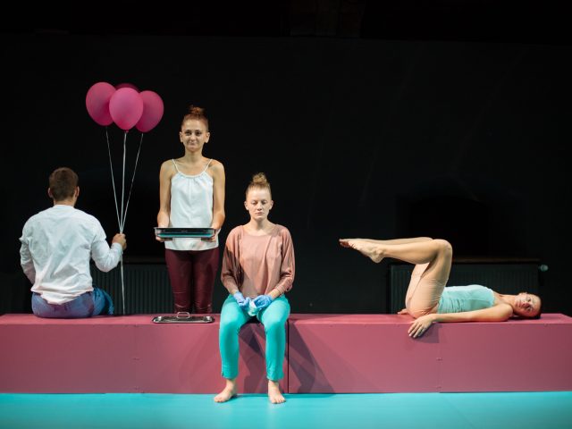 Neverland se joacă din nou, pe 17 noiembrie