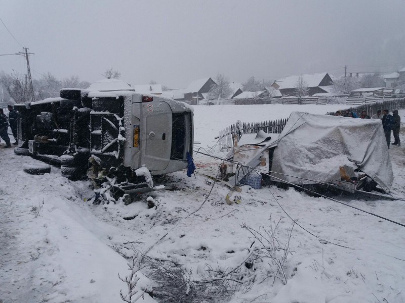 Pasagerii moldoveni care nu au fost răniți în accidentul din Harghita au plecat acasă