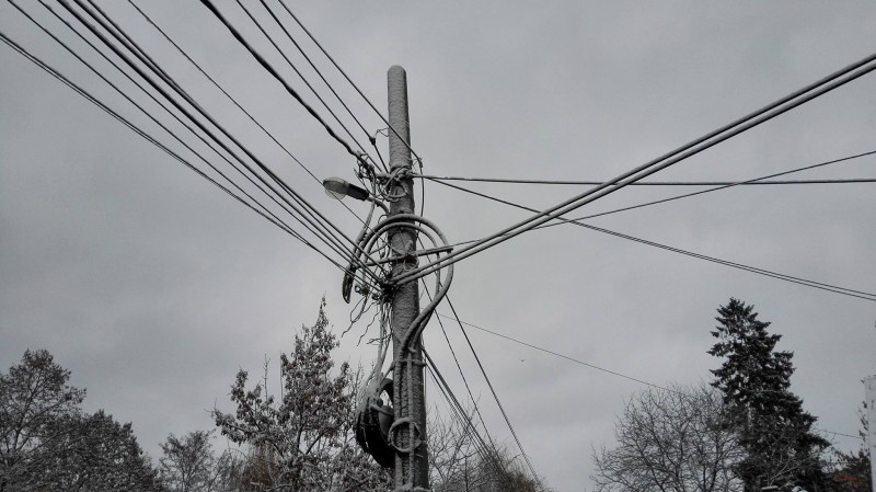 Peste 2.200 de consumatori sunt fără curent electric, în Harghita Peste 2.200 de consumatori sunt fără curent electric, în Harghita