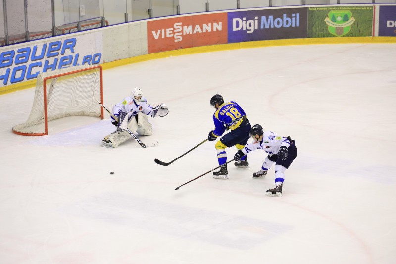 Corona Brașov – SC Miercurea Ciuc 6-2, în Erste Liga și în Campionatul Național