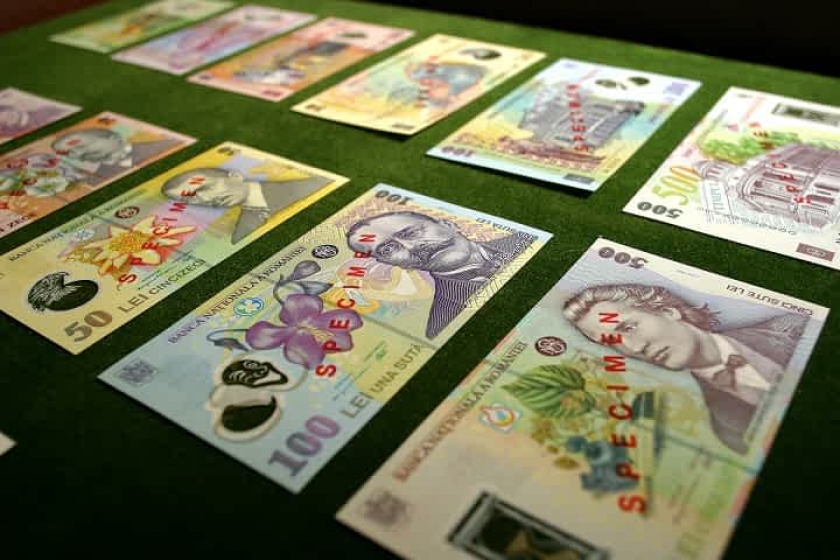 BNR va lansa în circulaţie bancnote şi monede cu noua stemă a ţării BNR va lansa în circulaţie bancnote şi monede cu noua stemă a ţării