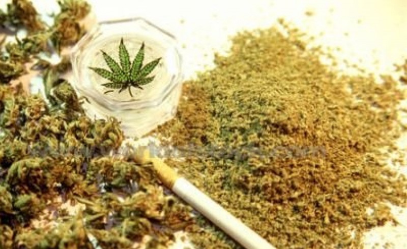 Creşte numărul românilor care consumă droguri
