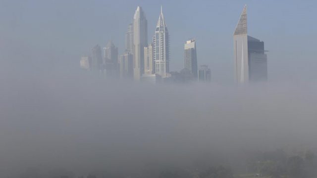 Traficul aerian pe aeroporturile din Emiratele Arabe Unite este perturbat din cauza ceții