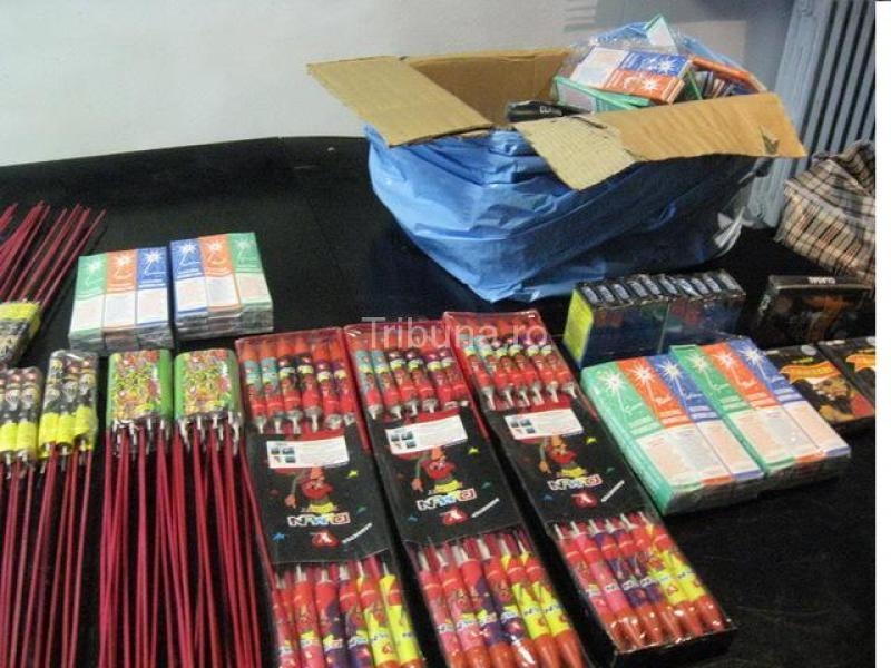 255 de materiale pirotehnice confiscate de poliţiştii mureșeni