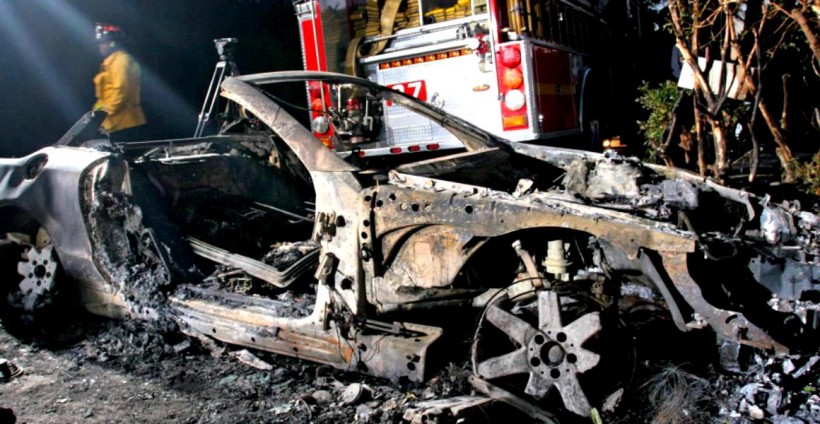 Maşina unui poliţist din Mureș a fost incendiată