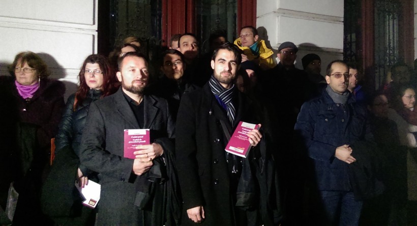 50 de magistrați mureșeni au protestat în tăcere