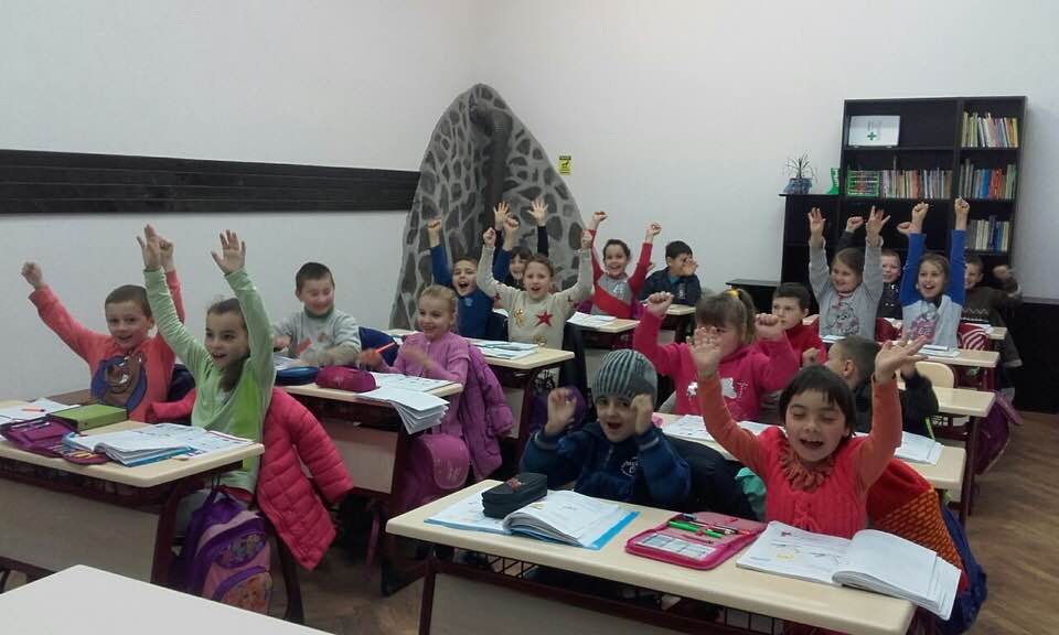 Proiect Rotary Mureș de reabilitare a școlii din Idicel Pădure