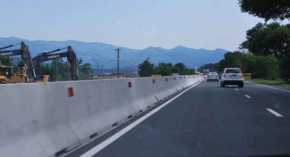 Se vor monta separatoare de sens pe DN 11, Brașov – Tg. Secuiesc