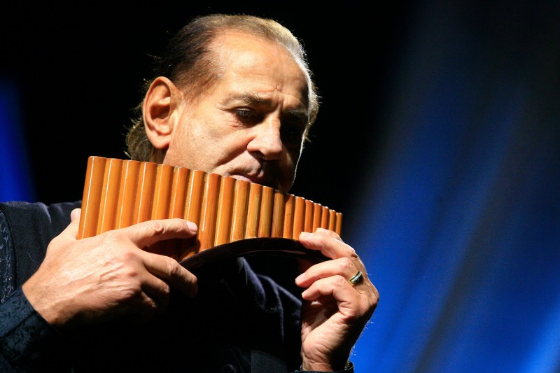 Gheorghe Zamfir cântă la Tîrgu-Mureș de Mica Unire