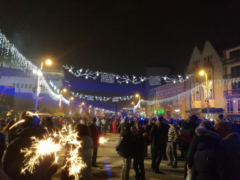 Trecerea în noul an, scăldată în lumini, la Tg. Mureș