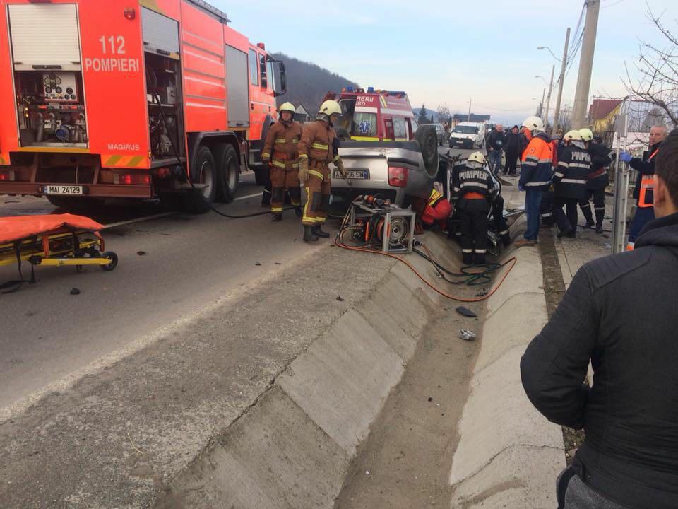 Accident cu o victimă încarcerată la Reghin