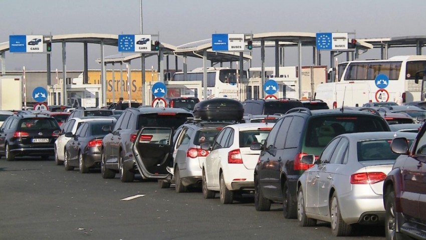 Este aglomeraţie la câteva puncte de frontieră din vestul şi nord-vestul României