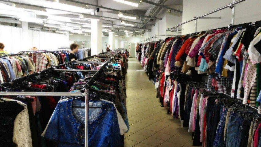 Hoață prinsă în flagrant, într-un magazin din Brașov