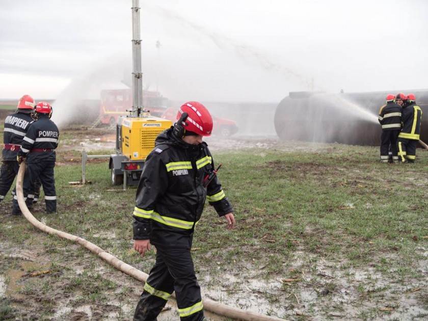 Centrul Mobil de Comandă al ISU Mureș, folosit la incendiul de la sonda din Satu Mare