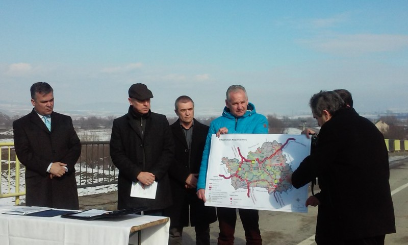 Astăzi a fost semnat contractul de finanțare a proiectului „Modernizare drum interjudețean Covasna – Brașov”