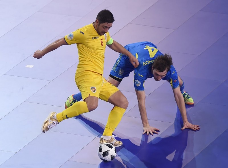 România, bătută şi eliminată la futsal