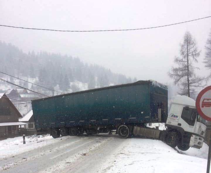 UPDATE: Trafic reluat pe DN 15 Toplița-Reghin, la Stânceni