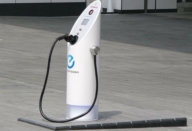 Un hotel din Predeal a instalat o staţie de încărcare pentru maşinile electrice