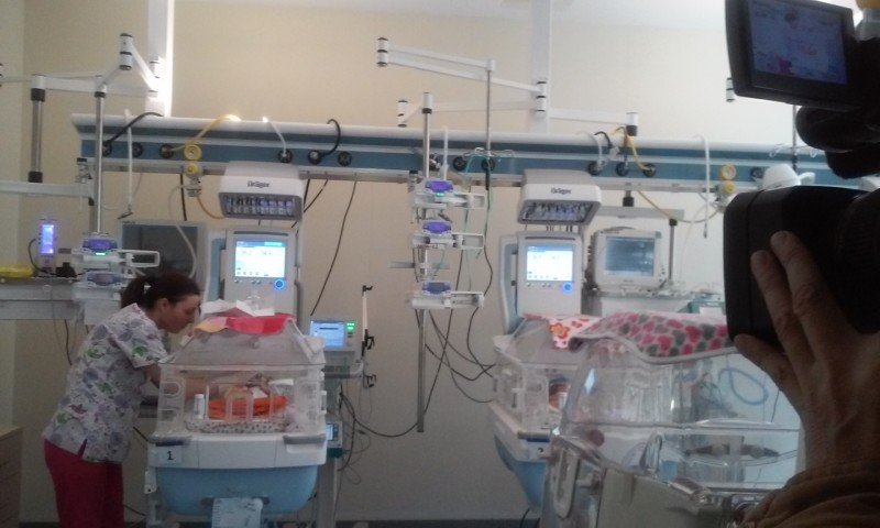 Organizația ,,Salvați Copiii” a dotat Spitalul Clinic de Obstetrică-Ginecologie Brașov cu un aparat radiologic pentru nou-născuți
