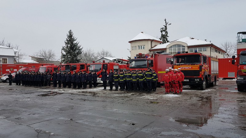 Salvamontiștii mureșeni s-au antrenat cu pompierii la sediul ISU Mureș